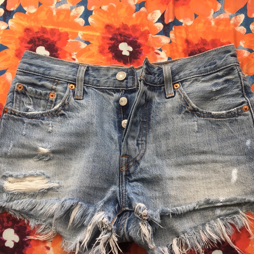 Levi’s Medium Wash High Rise Jean Shorts